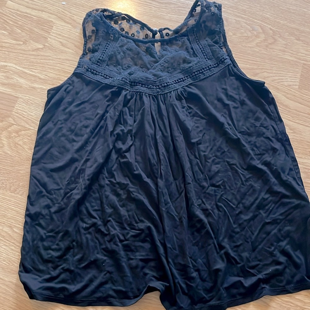 Flowy, black lace top sz 1X